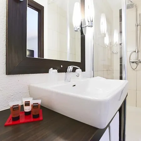 The Originals La Verriere-yvelines Hotel La Verriere