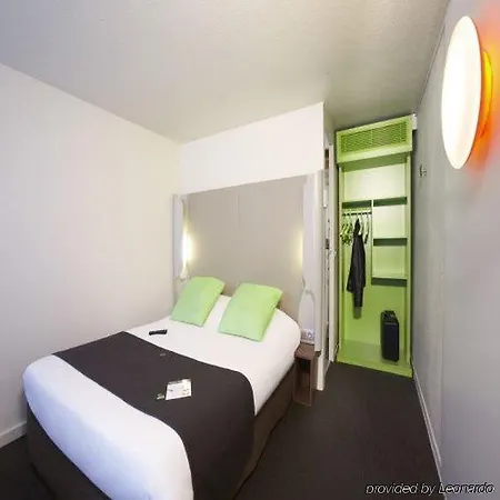Hotel The Originals La Verriere-yvelines